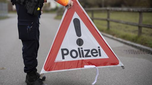 18-jähriger Autofahrer rast mit 129 km/h innerorts durch Thal SG