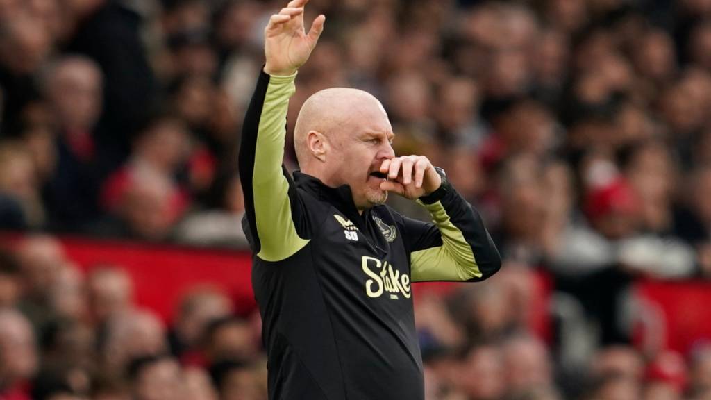 Sean Dyche - hier im Dezember 2024 als Trainer von Everton - unterschrieb beim Premier-League-18. Nottingham Forest einen Vertrag bis Sommer 2027