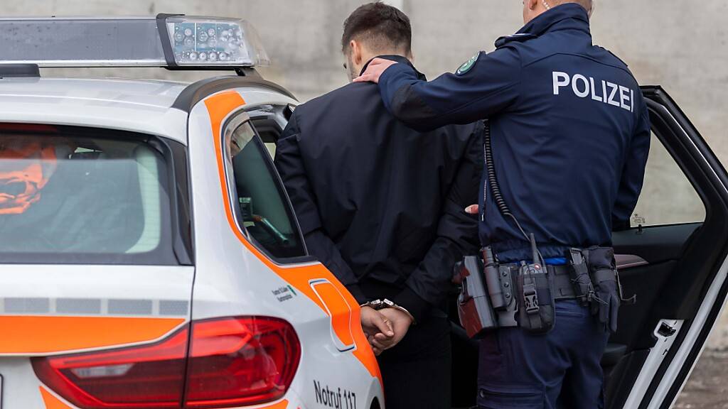 Die Polizei nahm in Rorschach einen Bankräuber fest. (Symbolbild)