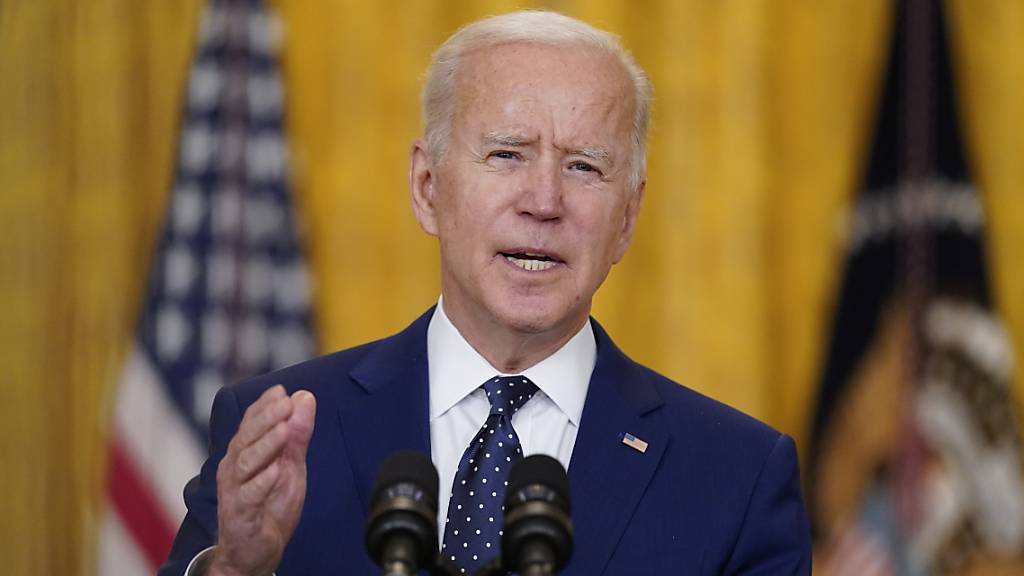 Joe Biden, Präsident der USA, spricht im East Room des Weißen Hauses über Russland. Foto: Andrew Harnik/AP/dpa