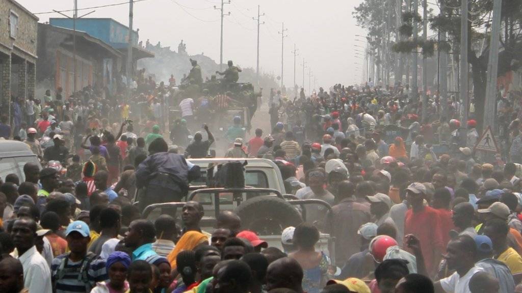 Proteste gegen den kongolesischen Präsidenten Kabila im Jahr 2013: Der langjährige Machthaber darf im Prinzip nicht mehr zur Wiederwahl antreten; die Opposition nominierte nun einen Kandidaten für die noch nicht angesetzte Präsidentschaftswahl. (Archivbild)