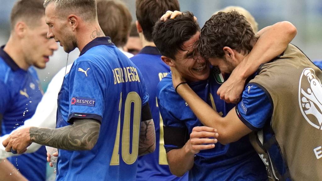 Matteo Pessina (links) ist für die Squadra Azzurra für gewöhnlich Ergänzungsspieler. Gegen Wales glänzte der 24-Jährige als Matchwinner