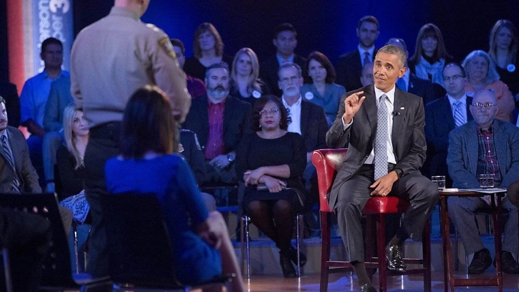 US-Präsident Barack Obama stellt sich den Fragen zu seinen Waffengesetz-Plänen.