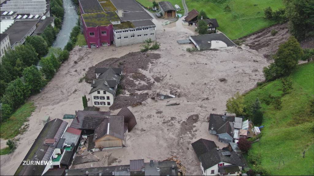Nach Erdrutsch in Schwanden: Bewohnerinnen und Bewohner wollen dringend in die Häuser zurück