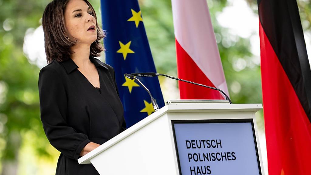 Annalena Baerbock gedenkt an den Beginn des Zweiten Weltkrieges vor 84 Jahren. Am 1. September 1939 überfielen deutsche Truppen das Nachbarland Polen. Foto: Fabian Sommer/dpa