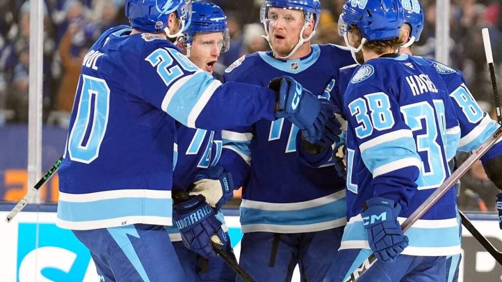 Die Spieler der Lightning bejubeln eine für ihre Franchise historische Aufholjagd