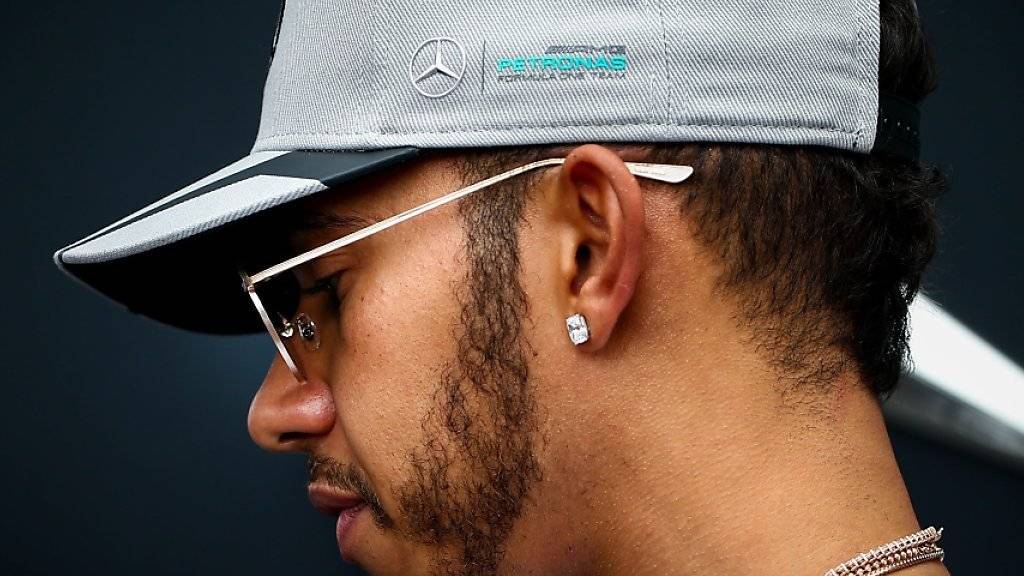 Lewis Hamilton startet in Sepang zum vierten Mal von ganz vorne