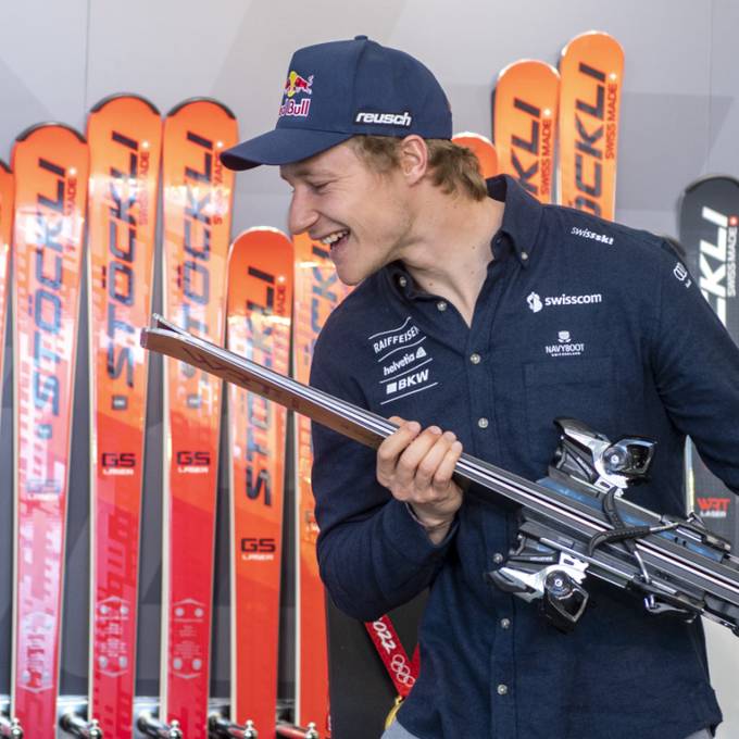 Marco Odermatt fährt weiterhin auf Stöckli-Skis