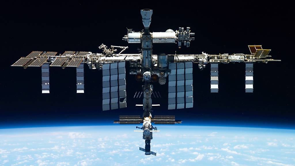 ARCHIV - Die Internationale Raumstation ISS. Foto: -/Roscosmos State Space Corporation via AP/dpa