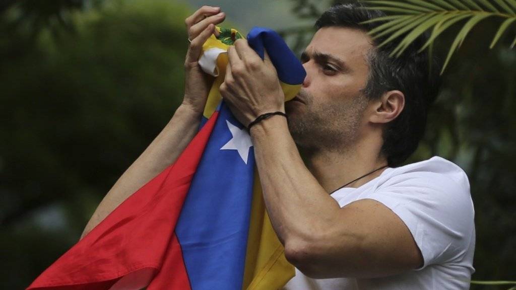 Wurde aus gesundheitlichen Gründen aus dem Gefängnis nach Hause verlegt: Venezuelas Oppositionsführer Leopoldo Lopez.