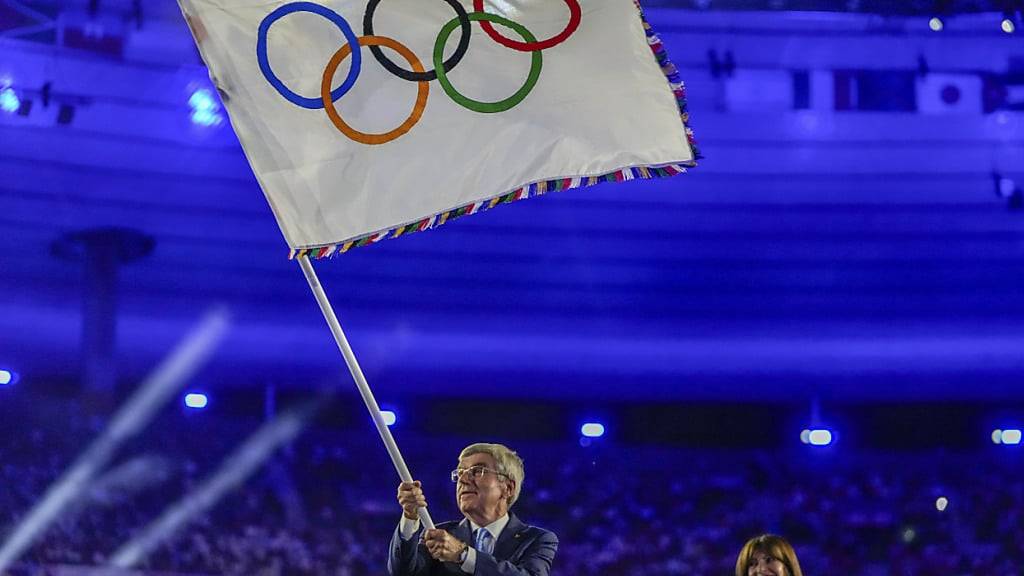 IOC-Präsident Thomas Bach beendete um 23:58 Uhr die Olympischen Sommerspiele von Paris