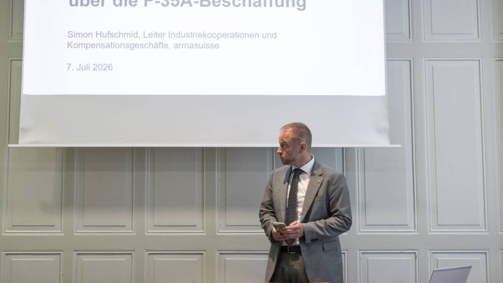 Patrick Nyfeler (im Bild) informierte zusammen mit Rüstungschef Urs Loher zum aktuellen Stand der Offset-Geschäfte im Zusammenhang mit der F-35-Beschaffung.