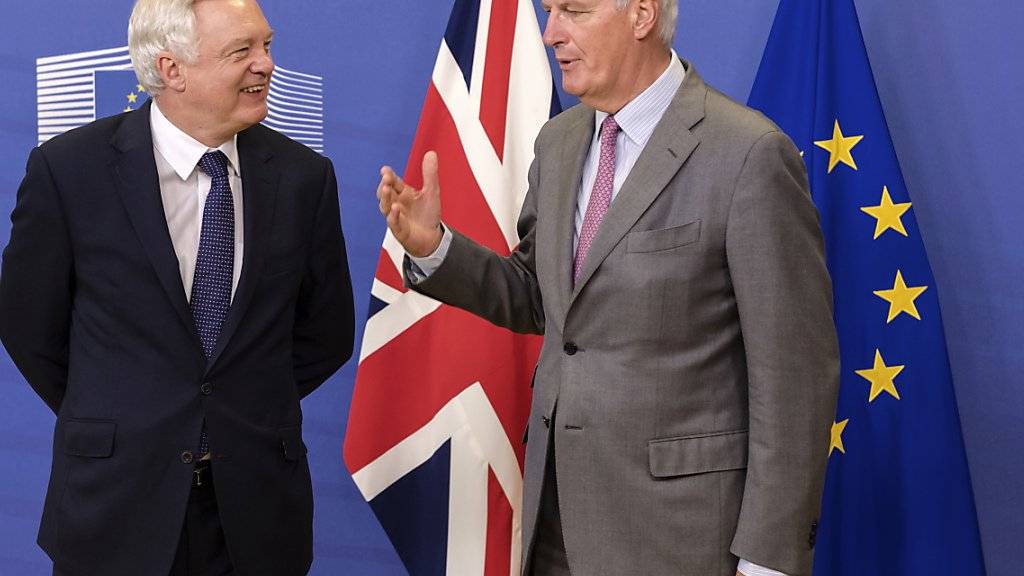 Wollen bei Brexit-Verhandlungen vorankommen: EU-Chefunterhändler Michel Barnier (r.) und der britische Brexit-Minister David Davis.