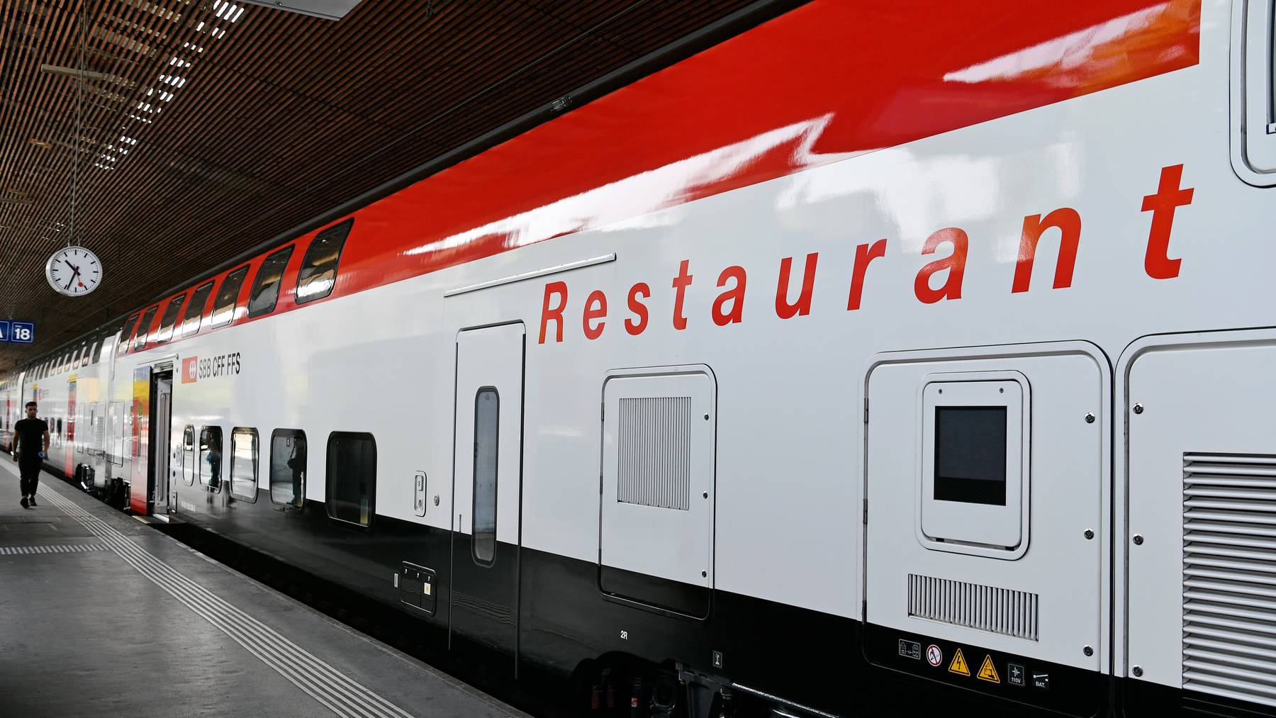 Schweizer Züge verkehren wieder im Regelbetrieb und Gastronomiewagen sind wieder bedient.