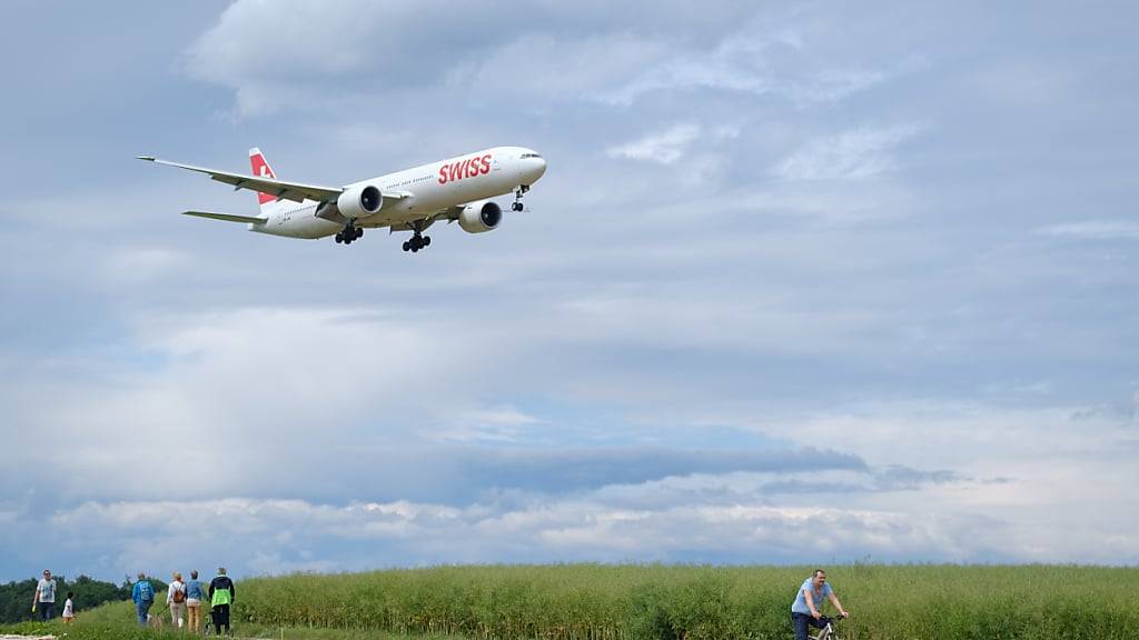 Flughafen Zürich auch im August mit mehr Starts und Landungen