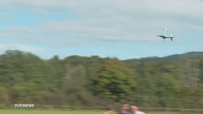 Spektakuläre Modellflugshow in Hausen am Albis
