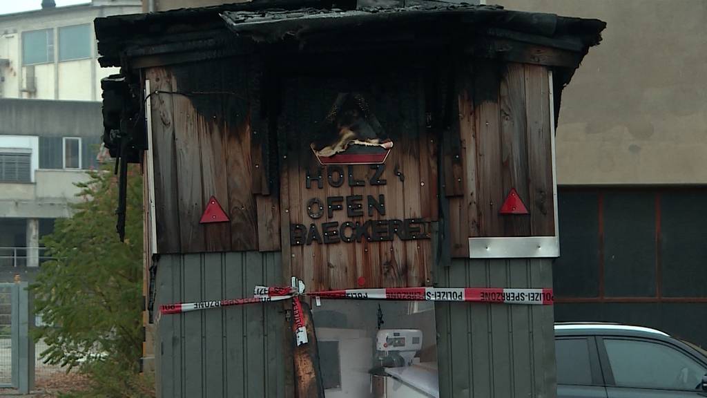 Lebenswerk zerstört: Wagons einer mobilen Bäckerei in Riedholz brennen nieder
