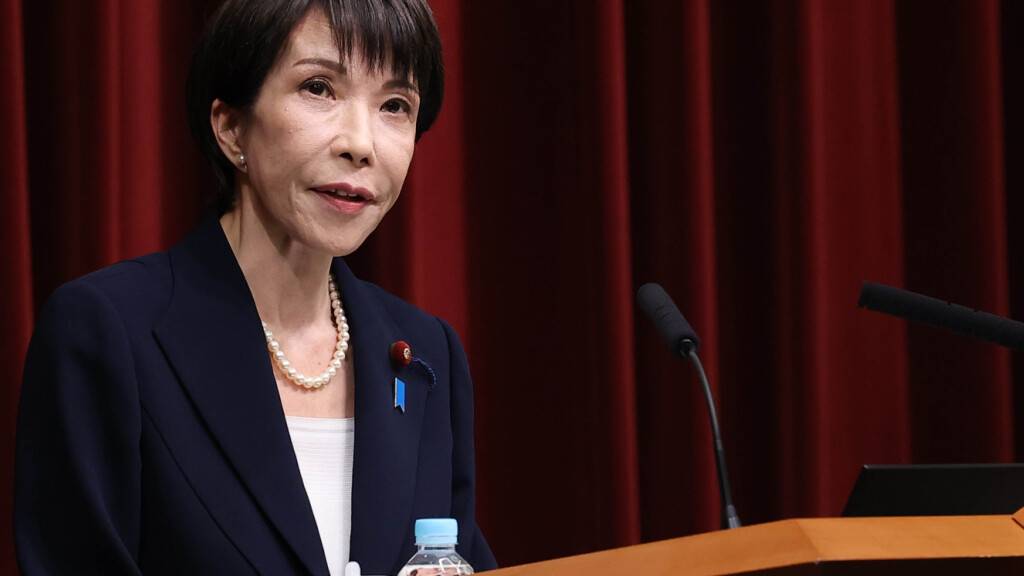 Die japanische Ministerpräsidentin Sanae Takaichi spricht während einer Pressekonferenz in der offiziellen Residenz. Foto: Rodrigo Reyes Marin/Pool ZUMA via AP/dpa