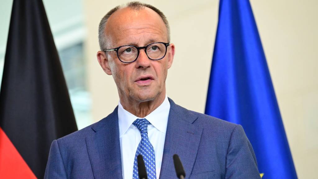 Deutschlands Bundeskanzler Friedrich Merz (CDU) während einer Pressekonferenz in Berlin. Foto: Sebastian Gollnow/dpa
