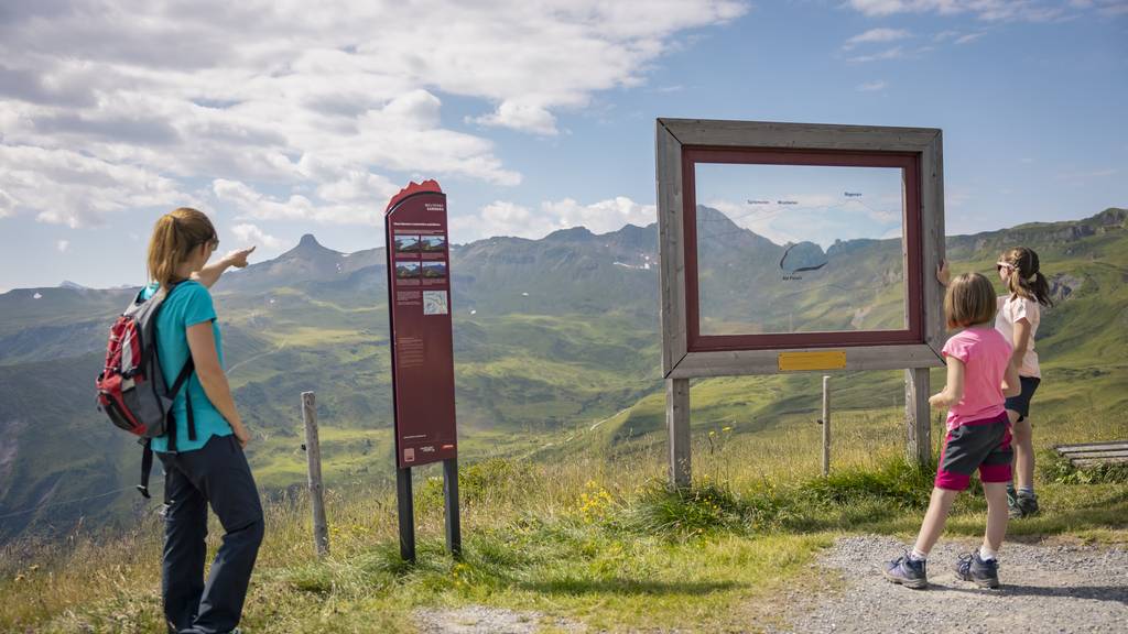 Auf über 15 Stationen erhältst du einen spannenden Einblick in die Alpenbildung und interessante Informationen zur Geologie.