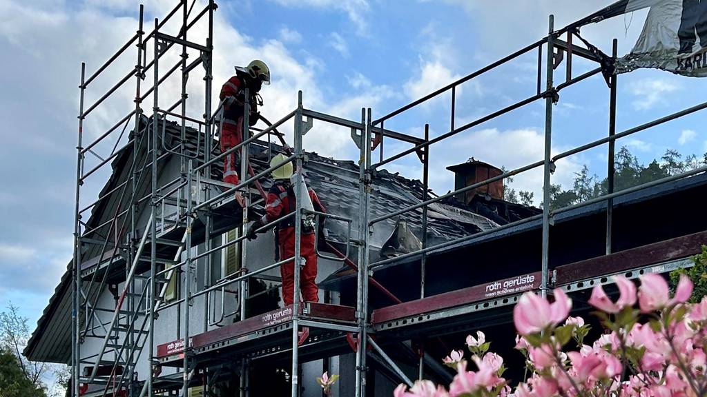 Feuer zerstört Einfamilienhaus – mehrere hunderttausend Franken Sachschaden