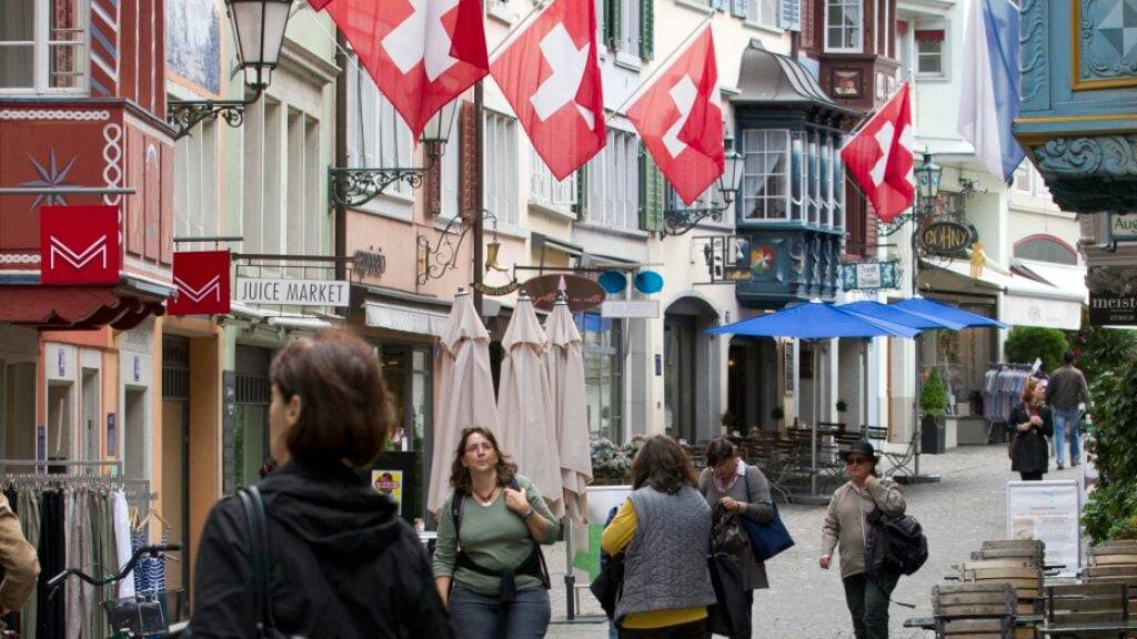 Eine gemeinnützige Stiftung kaufte Dolder-Besitzer Urs E. Schwarzenbach eine Häuserzeile in der noblen Augustinergasse ab. (Archivbild)