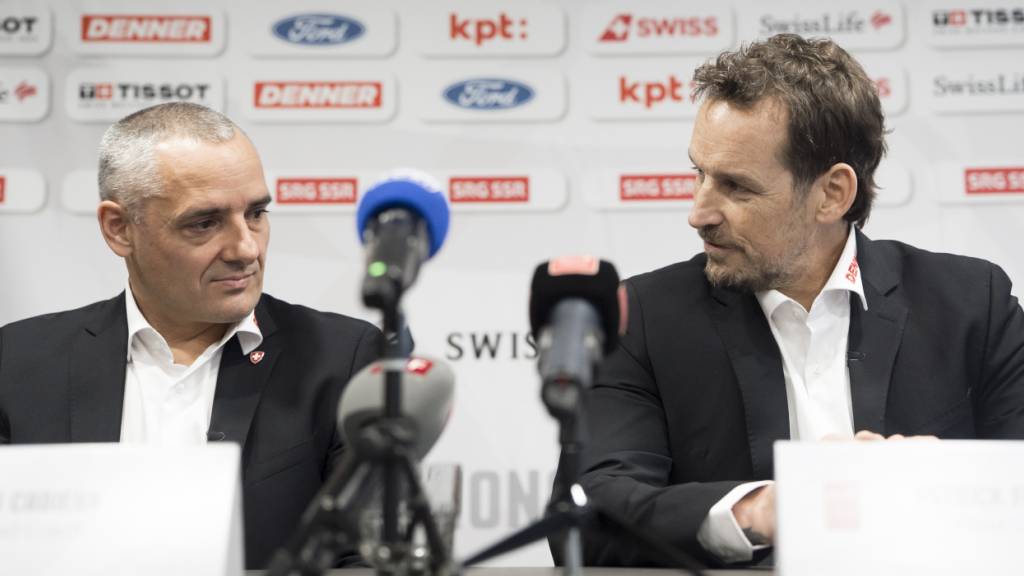 Patrick Fischer (rechts), der Ende Saison abtretende Eishockey-Nationaltrainer, und sein Nachfolger Jan Cadieux