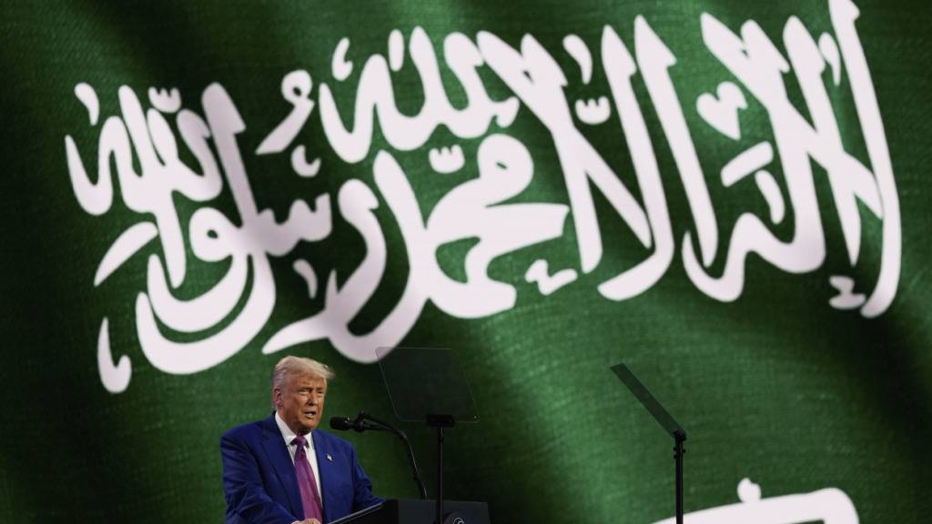 ARCHIV - US-Präsident Donald Trump spricht auf dem Saudi-U.S. Investment Forum im King Abdulaziz International Conference Center. Foto: Alex Brandon/AP/dpa