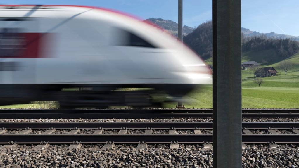 Mehr Züge in der Nordwestschweiz und zusätzliche Verbindungen ins Ausland auf den neuen Fahrplan hin. (Archivbildun)