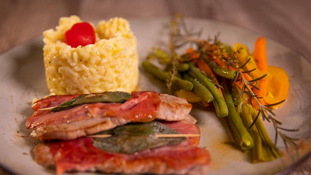 Saltimbocca alla romana mit Risotto und Gemüse von Karin