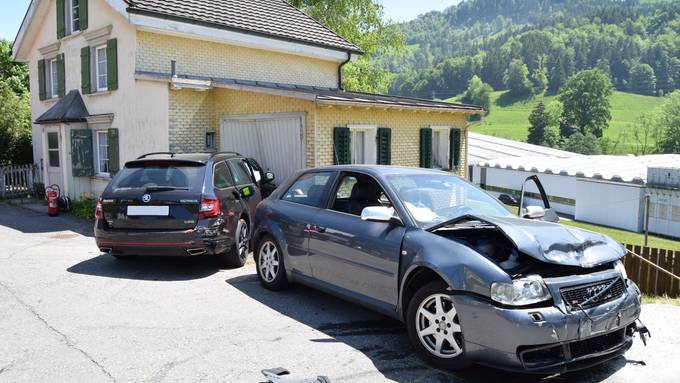 Zwei Verletzte nach Überholmanöver