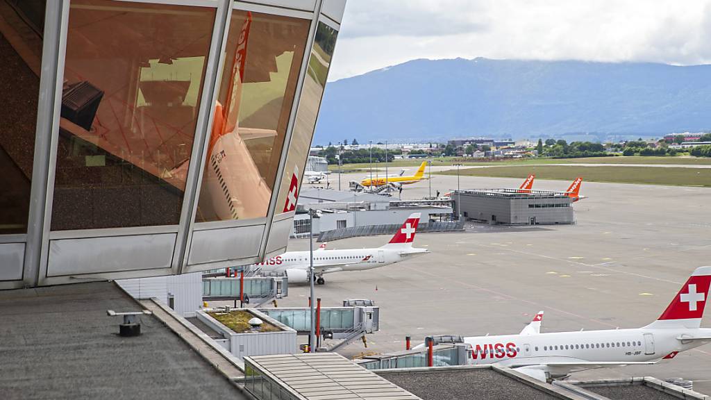 Bald wegen eines Pilotenstreiks am Boden? Swiss-Flugzeug am Flughafen Genf. (Archivbild)
