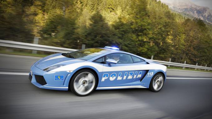 Was macht ein Lamborghini der italienischen Polizei auf Aargauer Strassen?