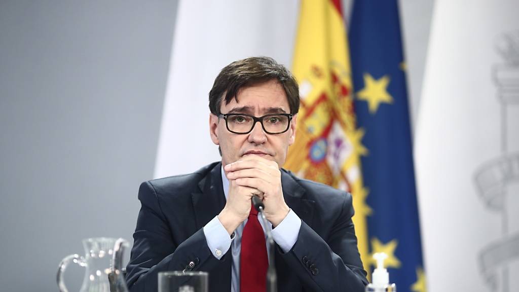 Spaniens Gesundheitsminister Salvador Illa tritt zurück, um sich auf seine Spitzenkandidatur bei den Parlamentswahlen in Katalonien vorzubereiten. Foto: E. Parra./Pool/EUROPA PRESS/dpa