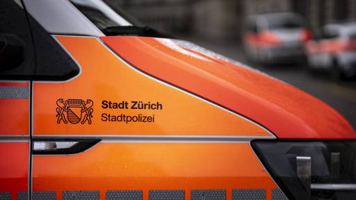 Fussgängerin wird in Zürich von Lastwagen angefahren