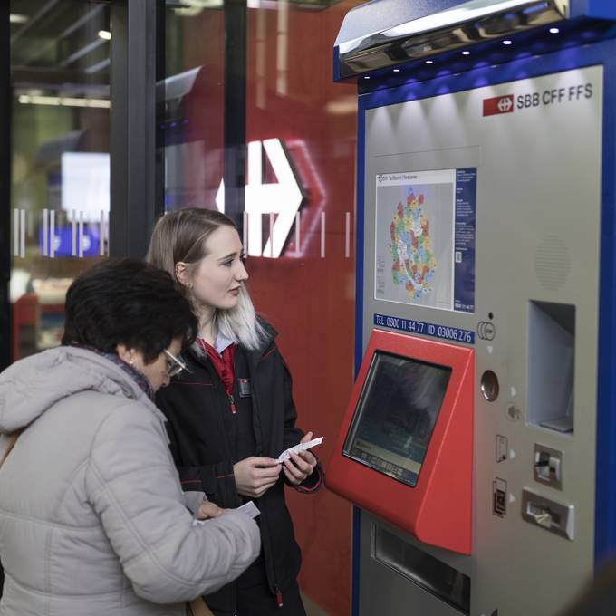 Auch an Bahnhöfen Biel und Thun verschwinden Billettautomaten