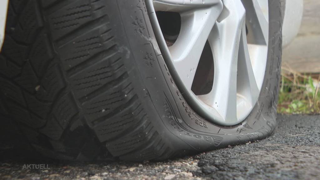 Grosser Ärger: Wer hat in Zuchwil bei 14 parkierten Autos die Pneus zerstochen?