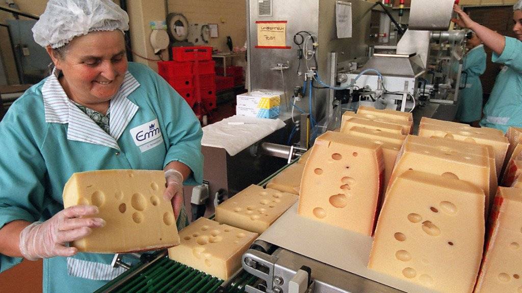 Käse, Frischkäse, Milch oder Butter: Emmi baut das Geschäft in Brasilien aus und übernimmt die Mehrheit an einer Molkerei. (Archivbild)