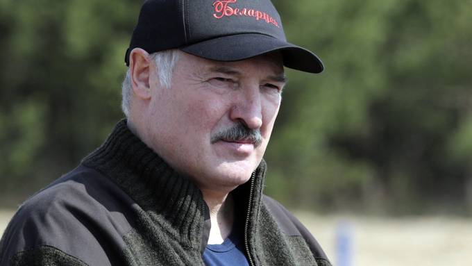 Lukaschenko löst vor Präsidentschaftswahl Regierung auf