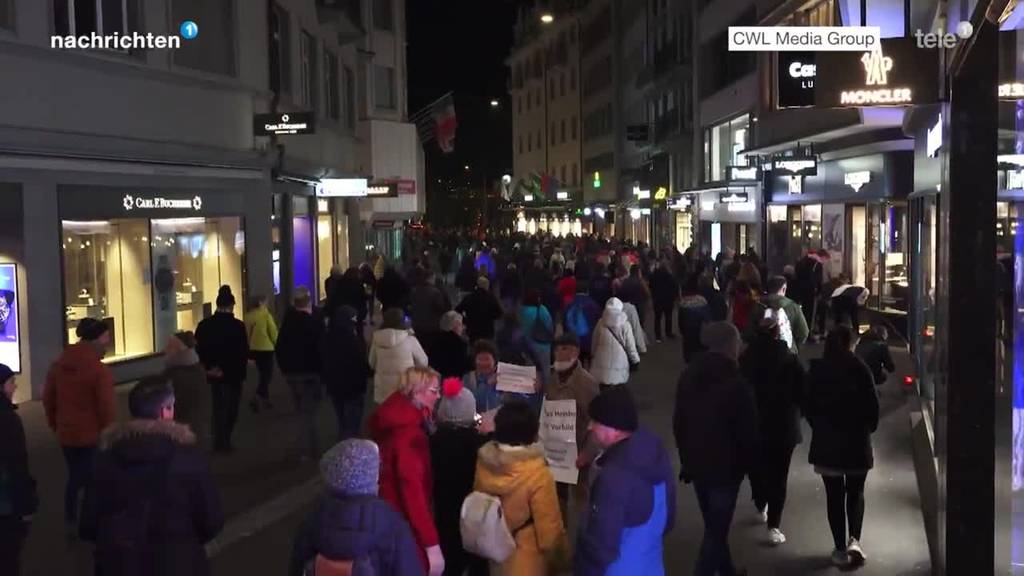Demonstration in Luzern für umstrittenen Ebikoner Arzt 