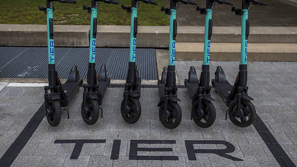 Die Tier Mobility GmbH wird in den Gemeinden rund um die Stadt St. Gallen neben E-Trottinetts weiterhin E-Bikes verleihen. (Symbolbild)