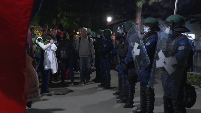 Polizei verhindert erneute Corona-Demo vor dem Bundeshaus mit Grossaufgebot