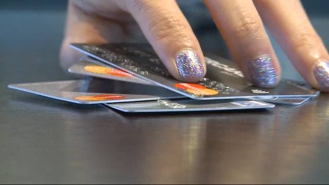 Bänkerin macht Ferien mit gefälschten Kreditkarten