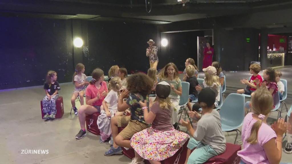 Dodo und 150 Kinder machen einen Song