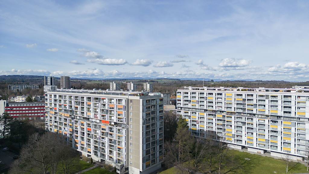Wohnen in der Schweiz wird immer teurer. Im vierten Quartal sind die Wohnungsmieten weiter gestiegen, wie eine Auswertung zeigt.(Symbolbild).