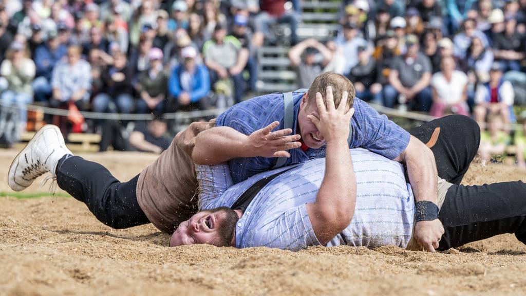 Joel Wicki – hier im Kampf gegen Sven Schurtenberger – ist Titelverteidiger am ISAF. (Archivbild)