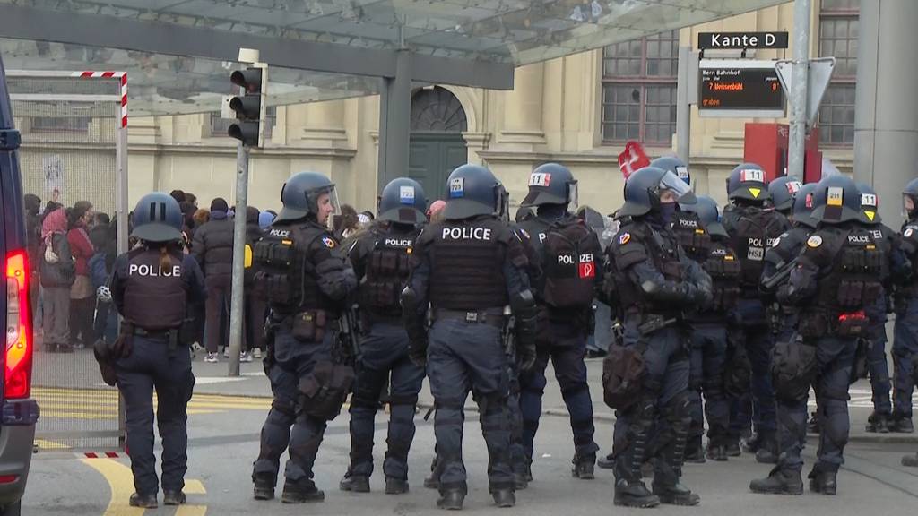 Polizei fährt wegen Anti-WEF-Demo in Bern mit Grossaufgebot auf