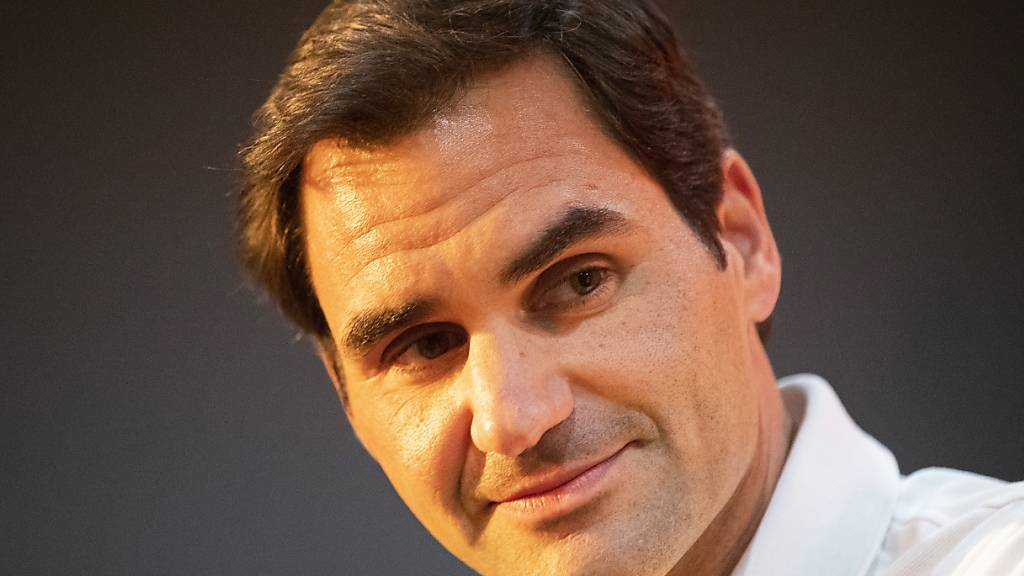 «Spielen gegen die Wand, wie in alten Zeiten»: Roger Federer hält sich zuhause fit - und freut sich auf seine Wimbledon-Rückkehr in einem Jahr