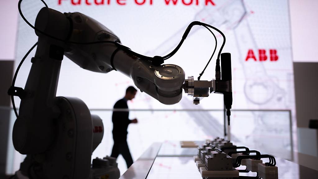 Nach der Autoindustrie sollen ABB-Roboter auch die Bauindustrie erobern. (Archvbild)