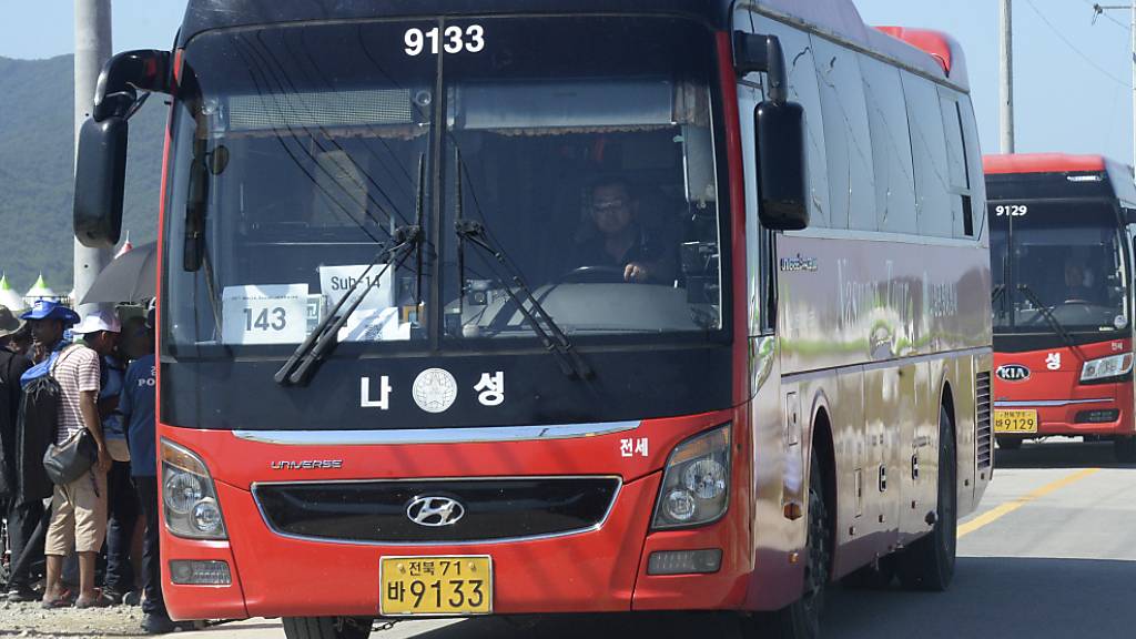 Busse transportierten die Pfadfinder vom Süden Südkoreas wegen eines drohenden Taifuns nach Seoul. (Archivbild)